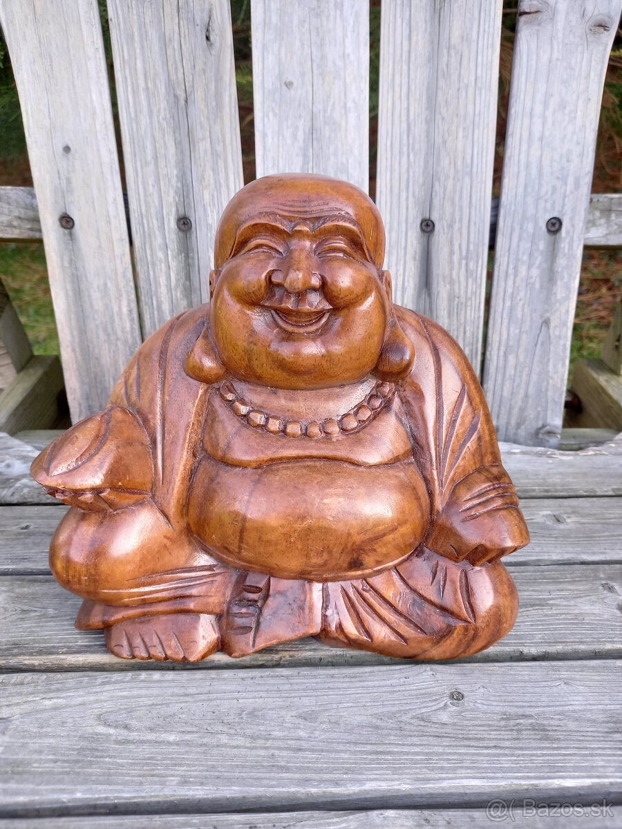 drevený budha