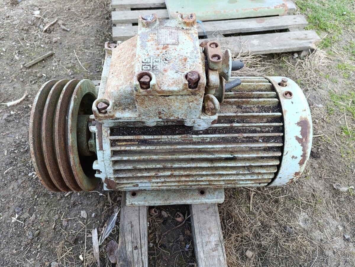 Predám trojfázový elektromotor 7,5kw