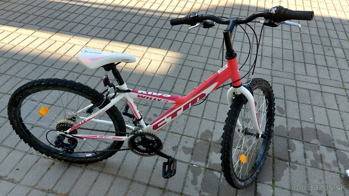 Dievčenský bicykel