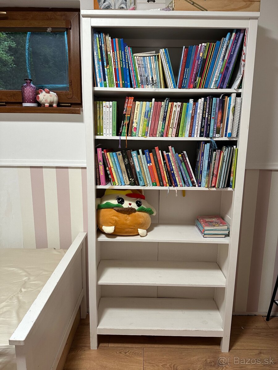 Kniznica Ikea Hemnes