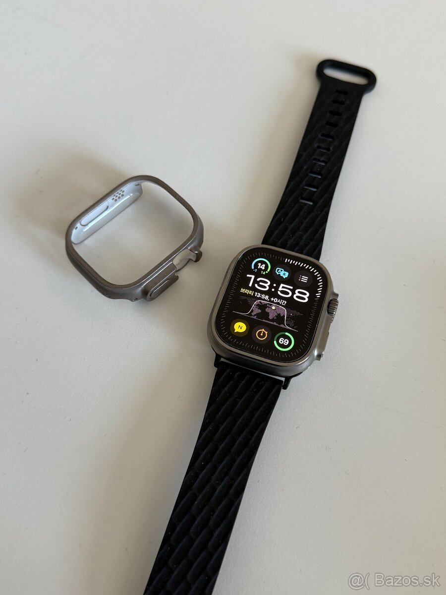 Apple watch Ultra 2 - titanium color