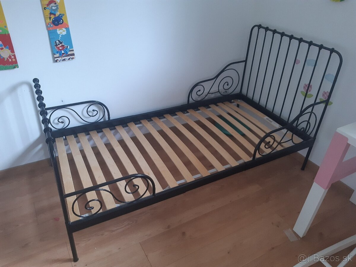 Ikea rastúca posteľ