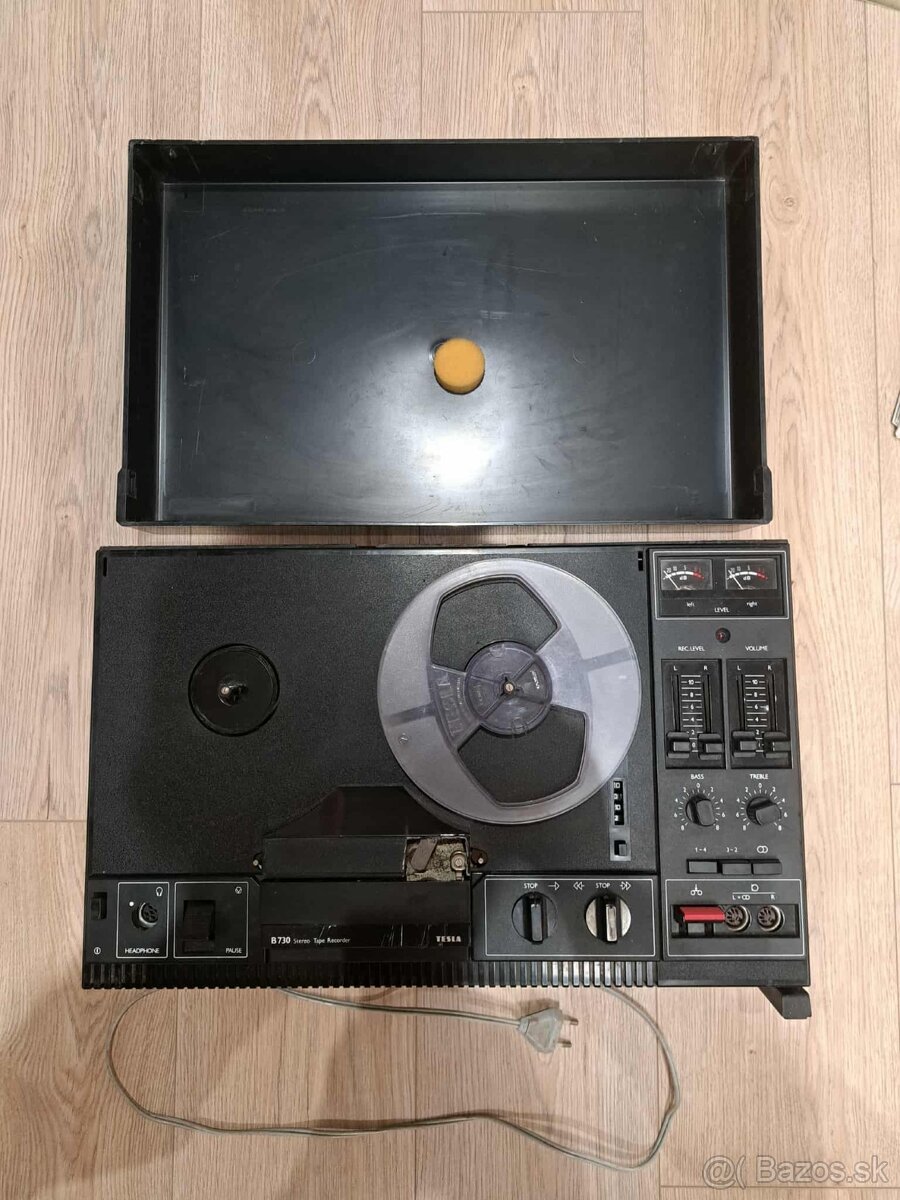 Magnetofón TESLA B 730
