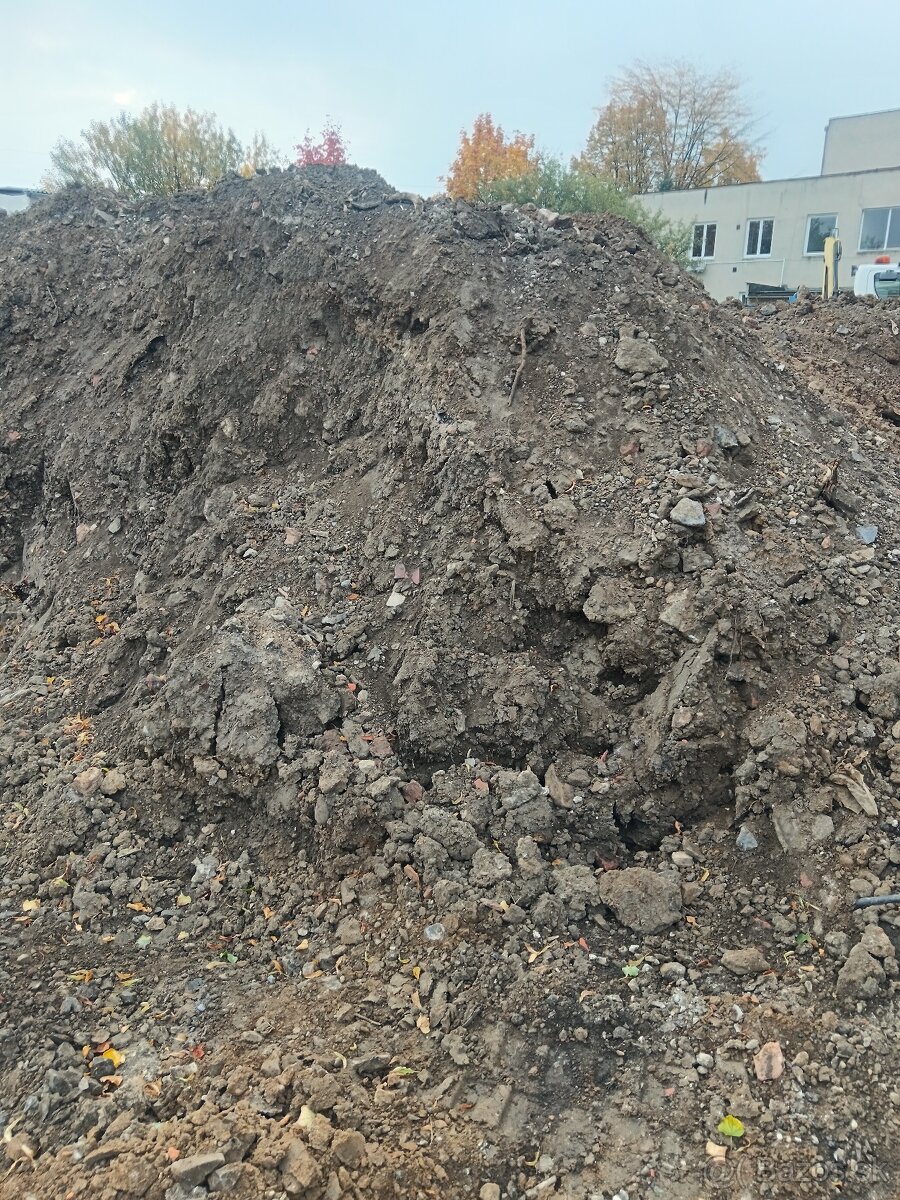 Darujem zeminu