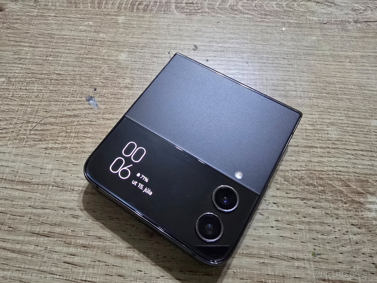 Samsung flip 4 plnefunckny v super stave ma len jemne znamky