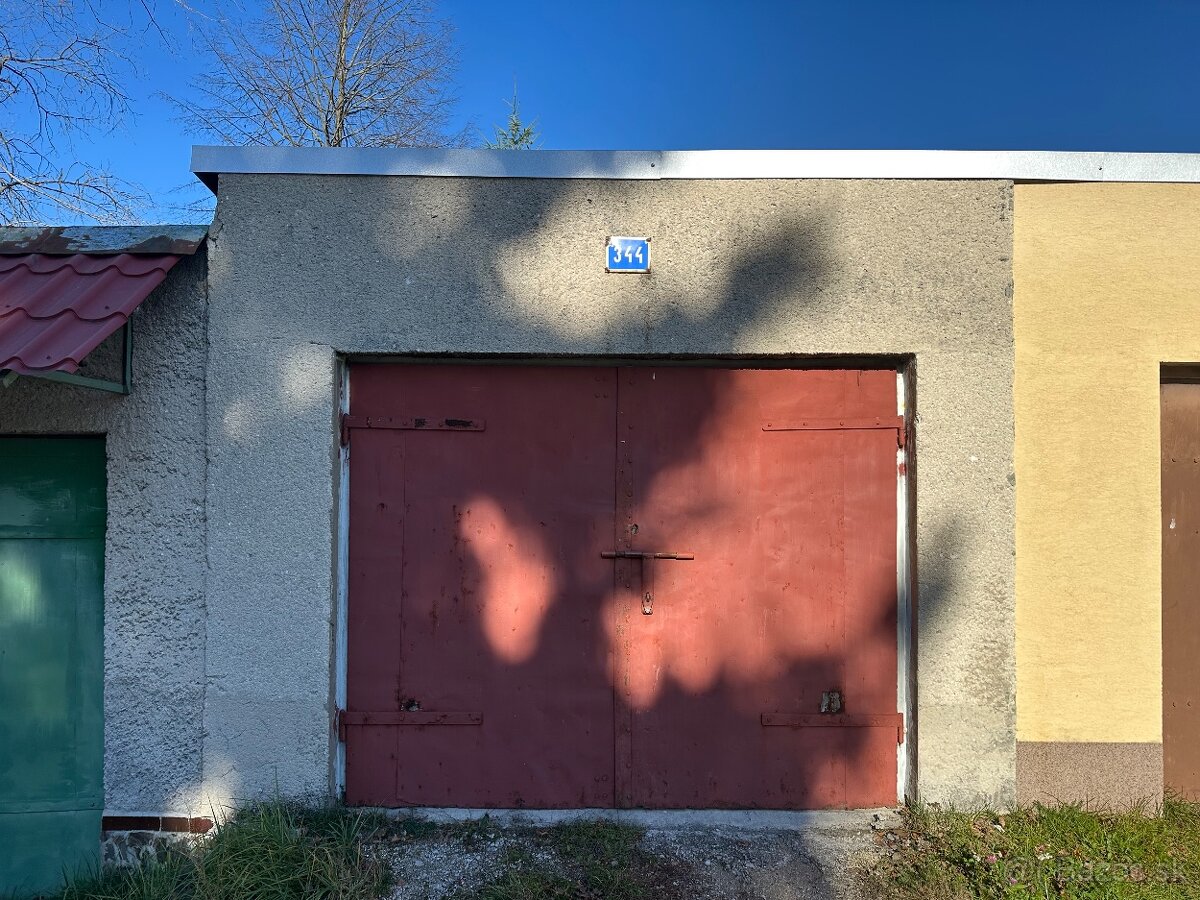 Predaj garáže v Handlovej