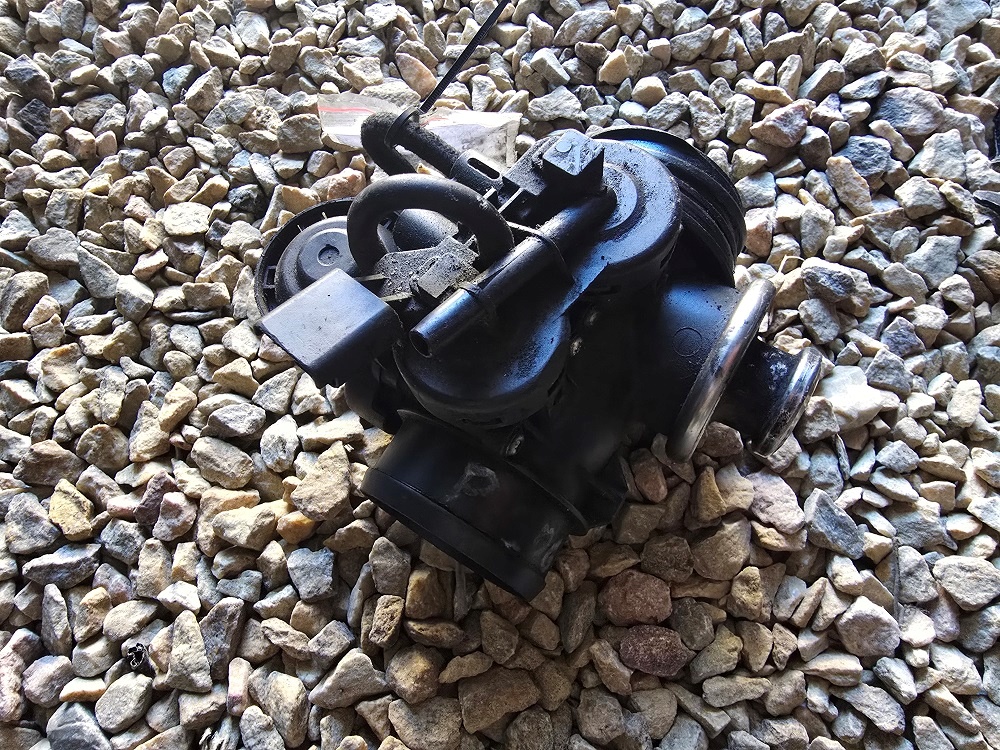 Škrtiaca klapka Peugeot 206 1.9 D 9636675680