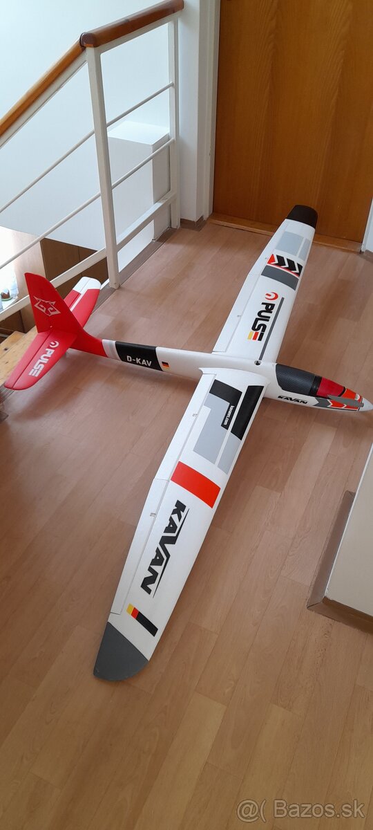 Rc vetroň Kavan Pulse 2200