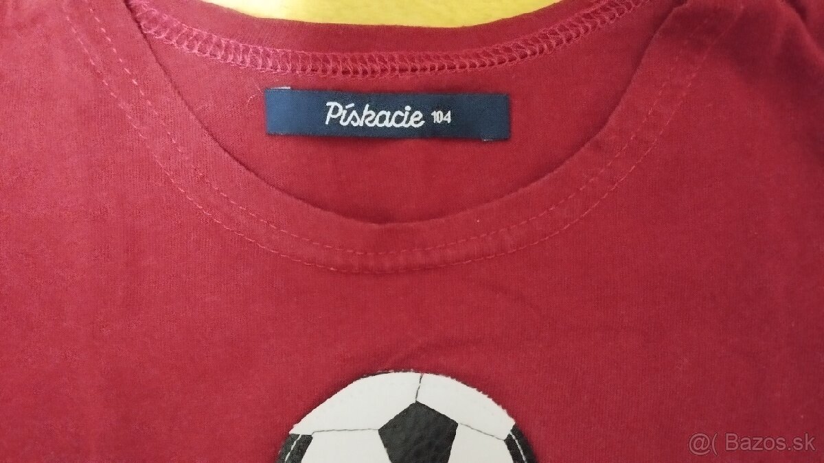 Pískacie chlapčenské tričko s futbalovou loptou veľ. 104