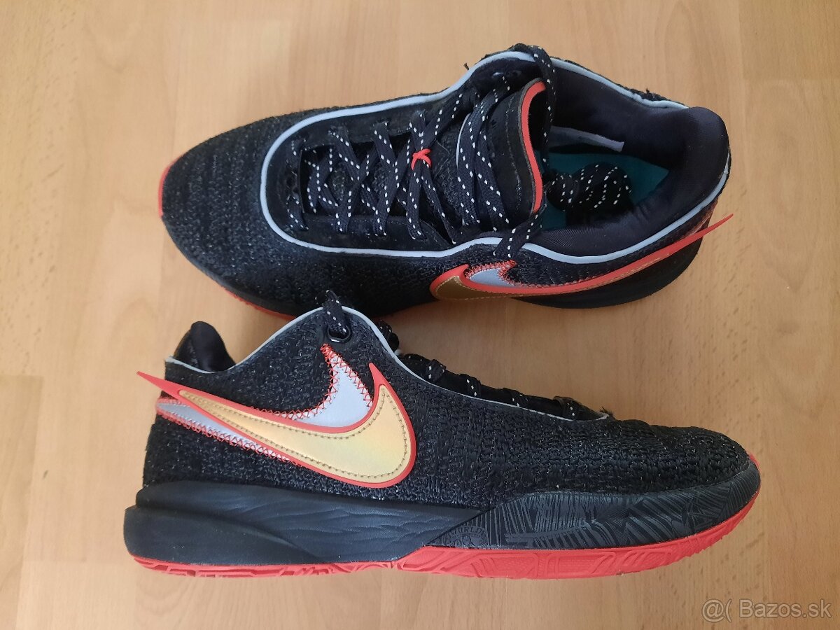 Basketbalové tenisky Nike LeBron 20 Trinity veľ. 40,5