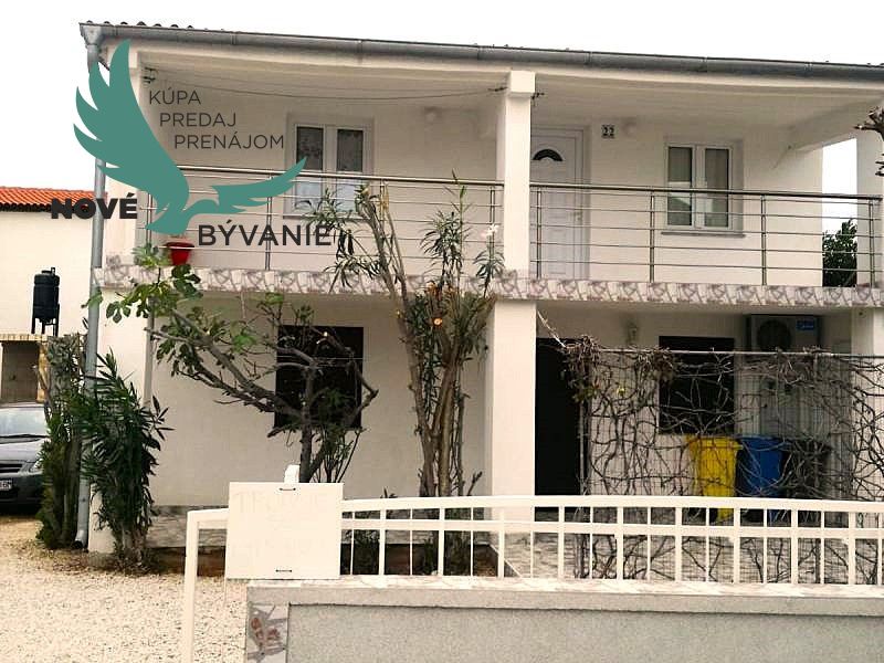 Dom 2x apartmán len 300m od mora v Chorvátsku na ostrove Vir