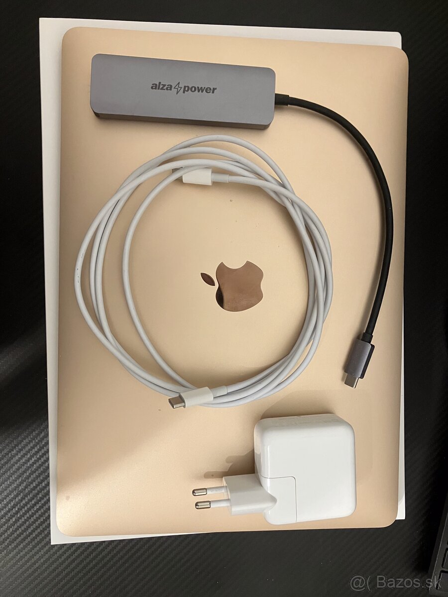 Predám MacBook Air 2020 Zlatý 8GB RAM