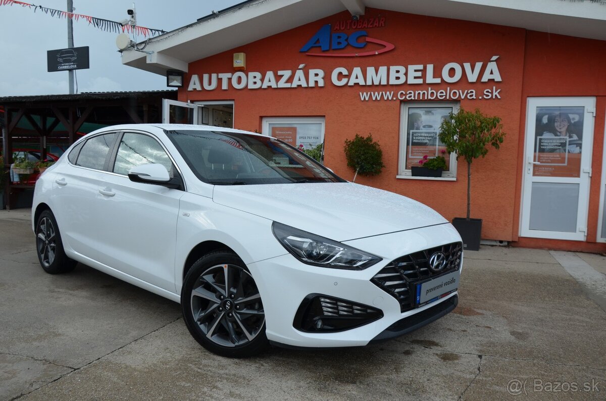 Hyundai i30 Fastback 1,5 TGDi Family 117KW MHeV M6