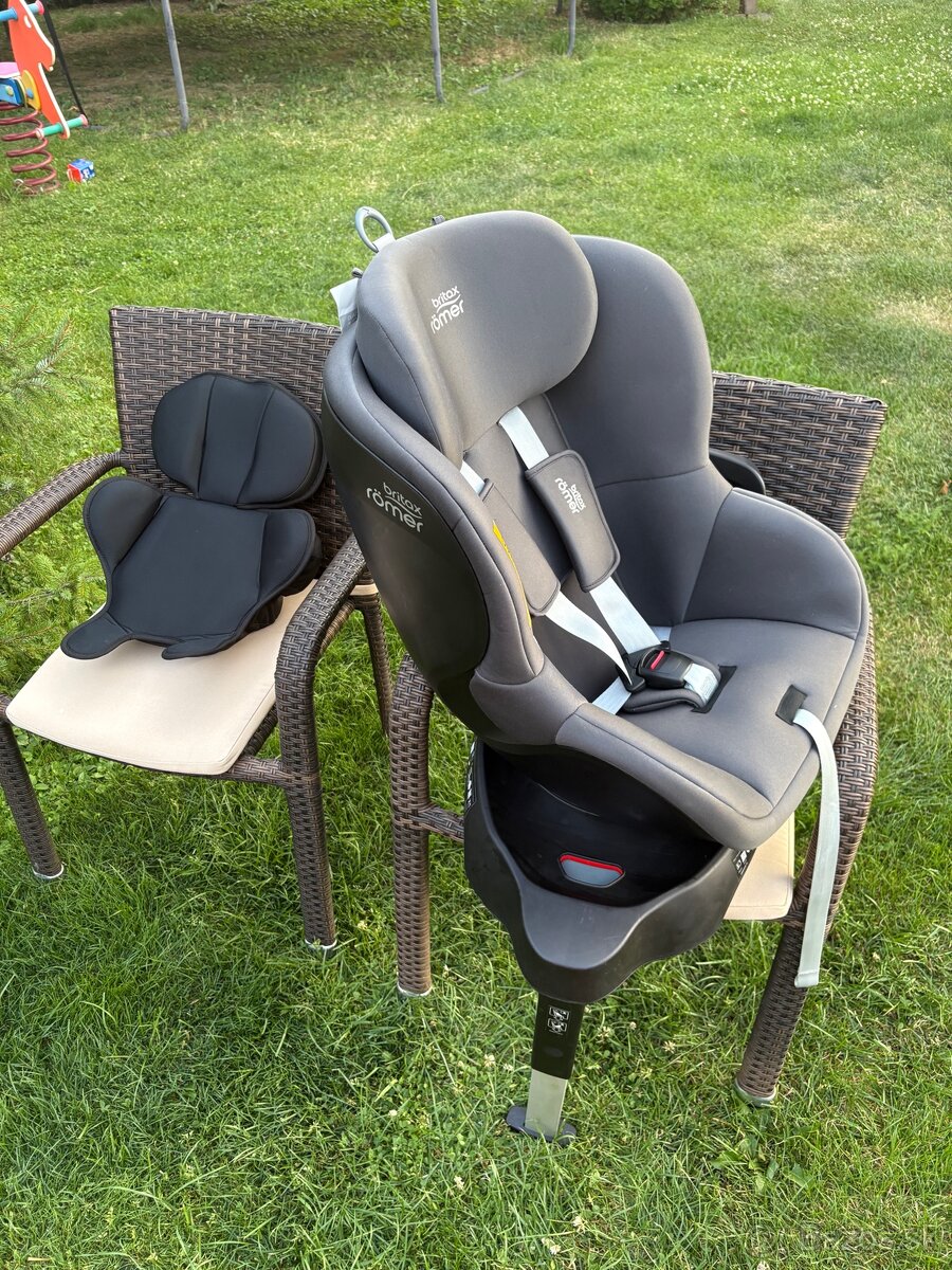 Autosedacka Britax Romer Dualfix plus otocna od narodenia