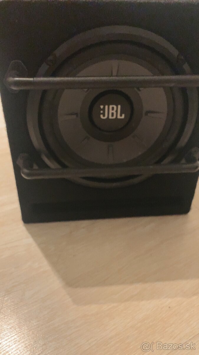 JBL subwoofer aktívny