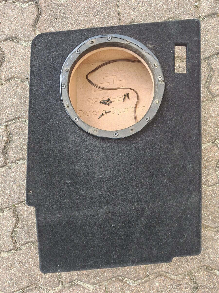 Ozvučnica na Daciu Duster