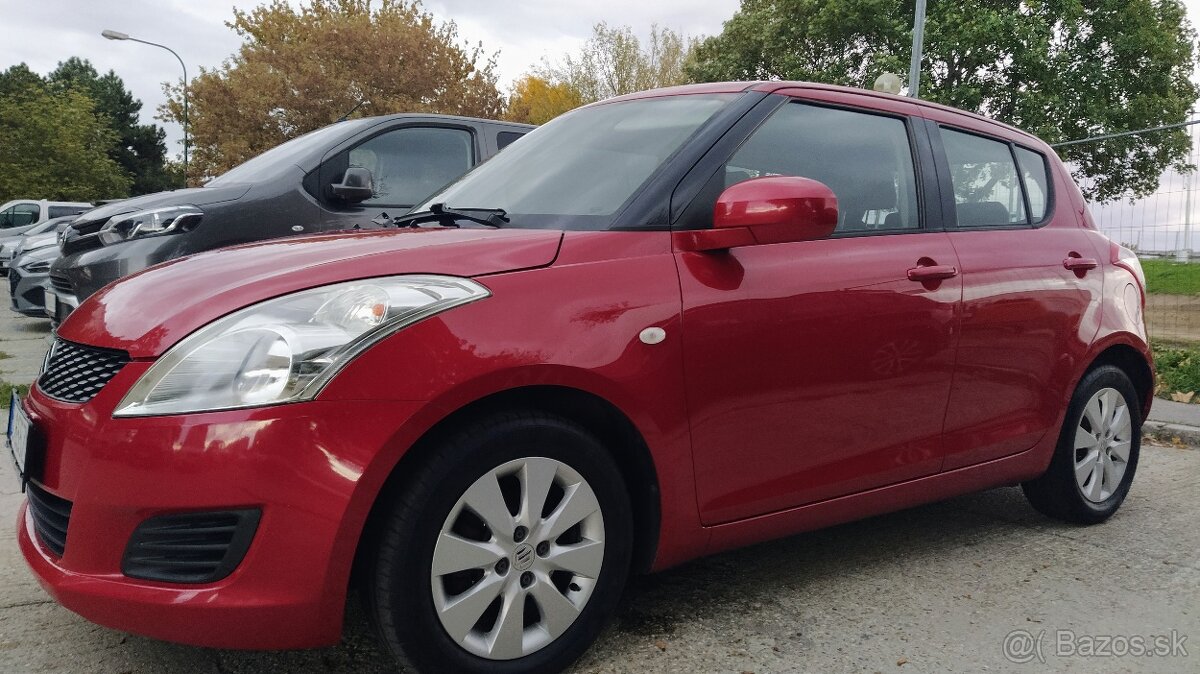 Suzuki Swift 1.2 69kw 2012 vínová metalíza