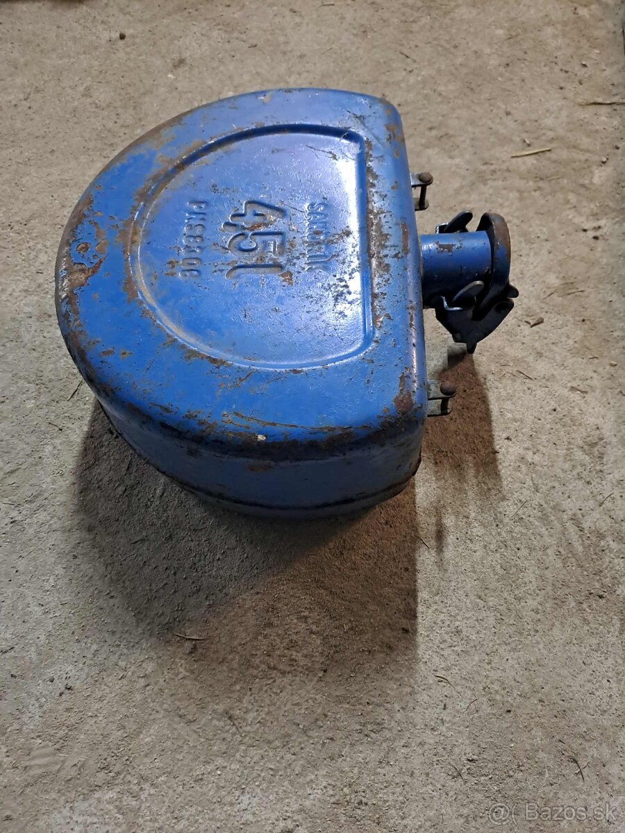 Kanister plech. 4,5L.SANDRIK