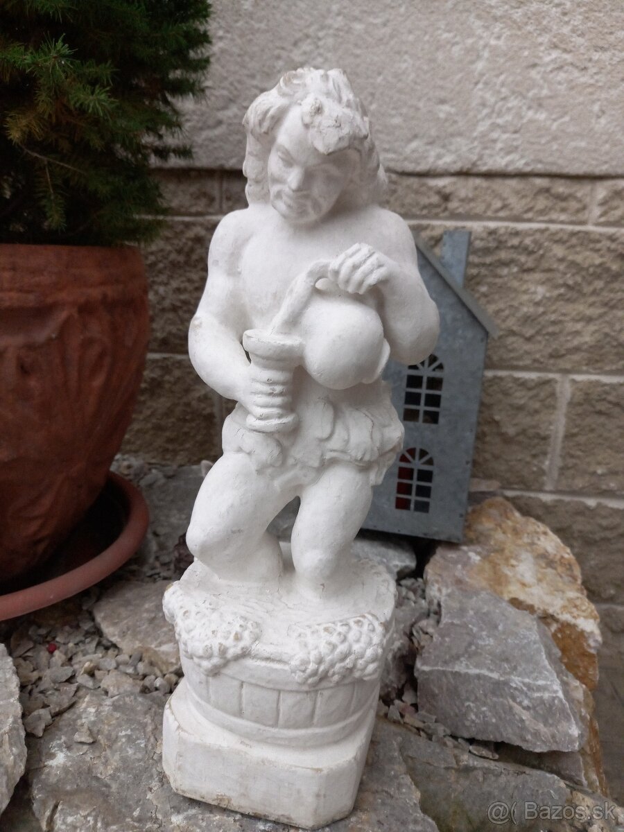 drevená soška Dionýza