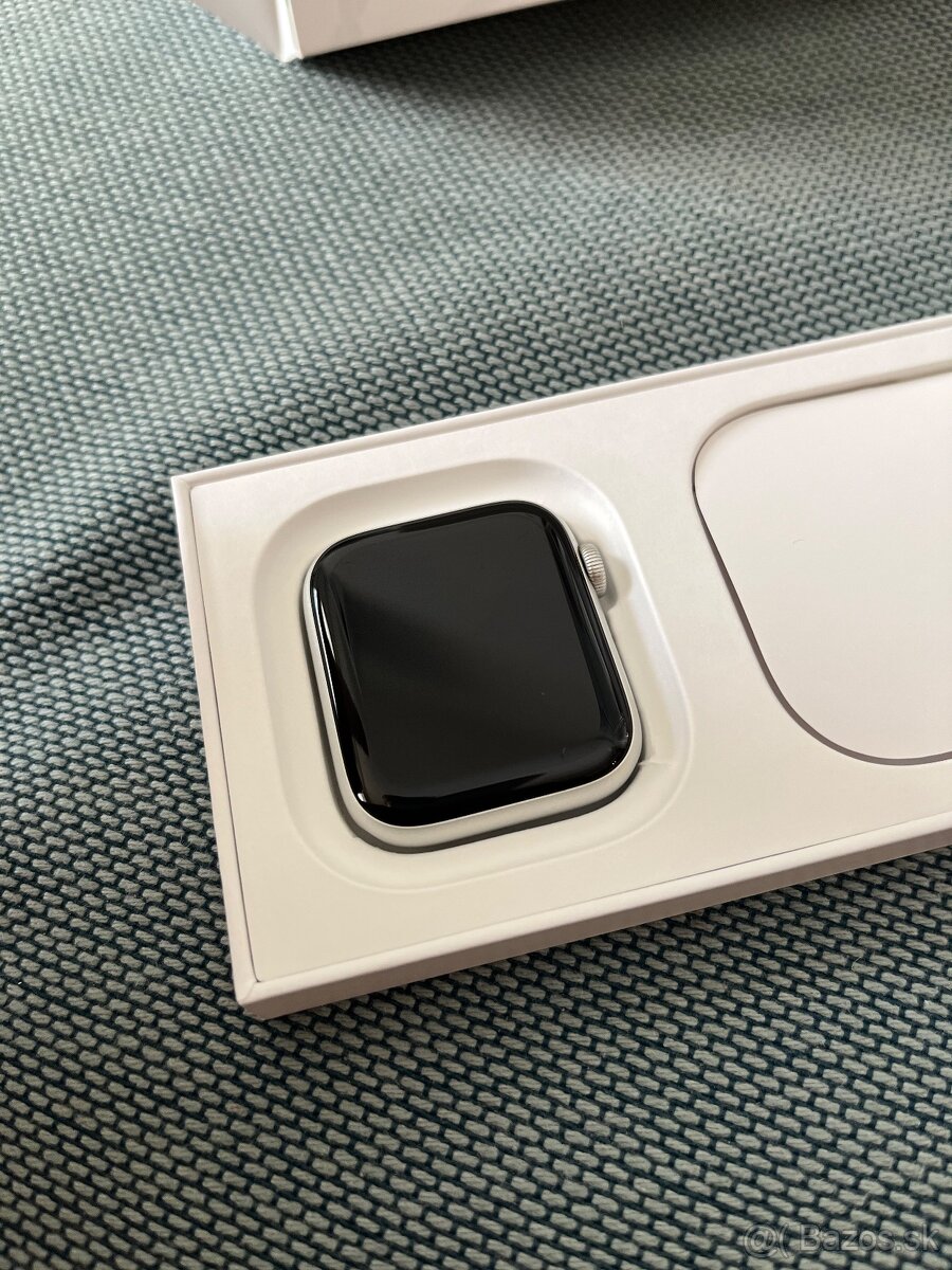 Apple Watch SE (Gen 2) 44 mm Silver GPS