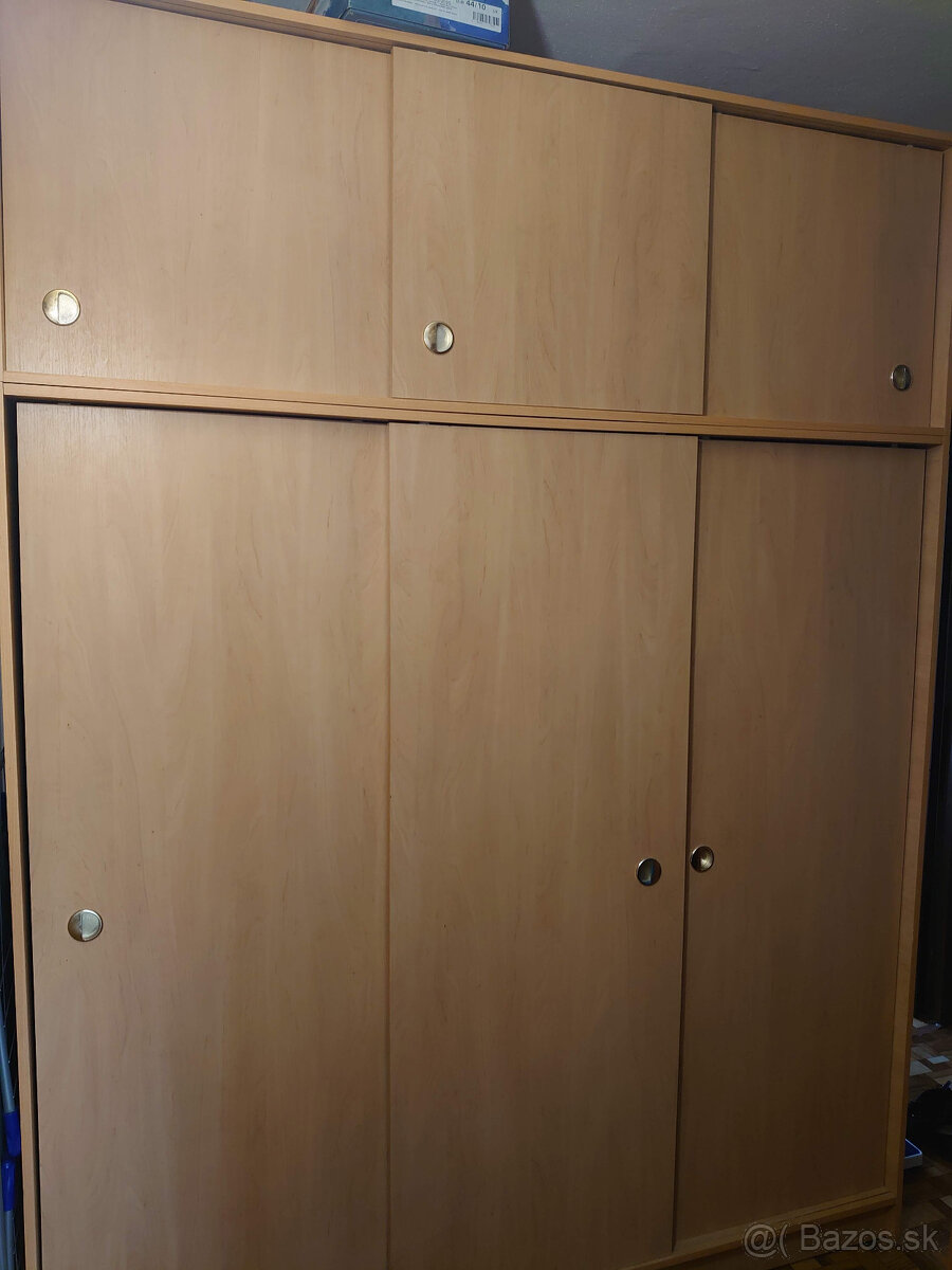 Šatniková skriňa s nadstavcom