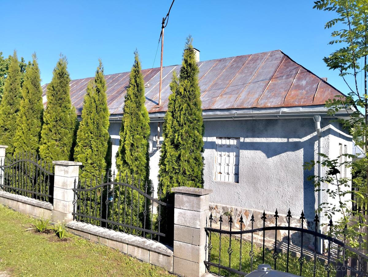 REZERVOVANÉ Chalupa s výhľadom na les