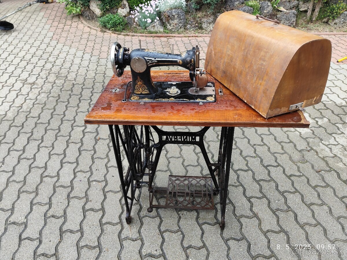 Predám starý šijací stroj Minerva