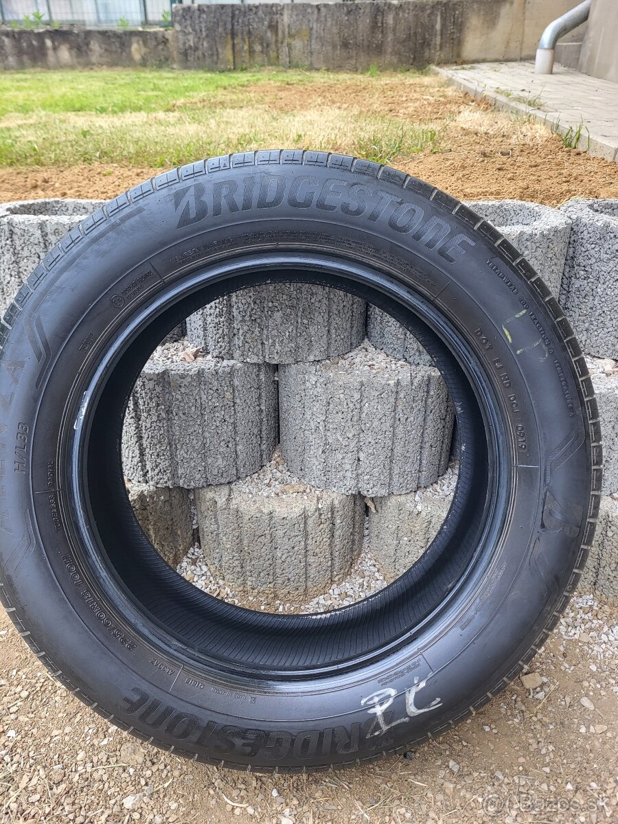 225/60 r18
