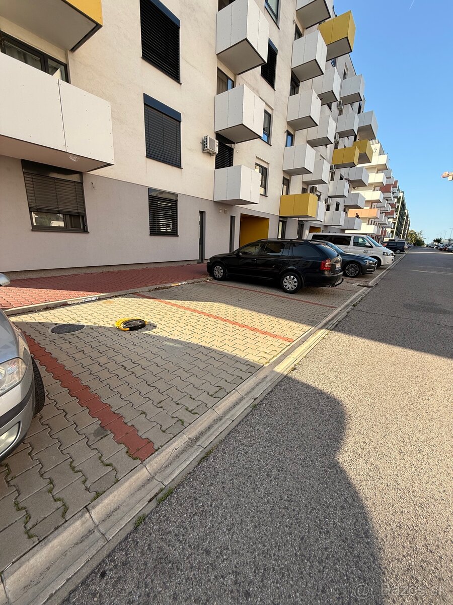 Prenajom Parkovacieho miesta