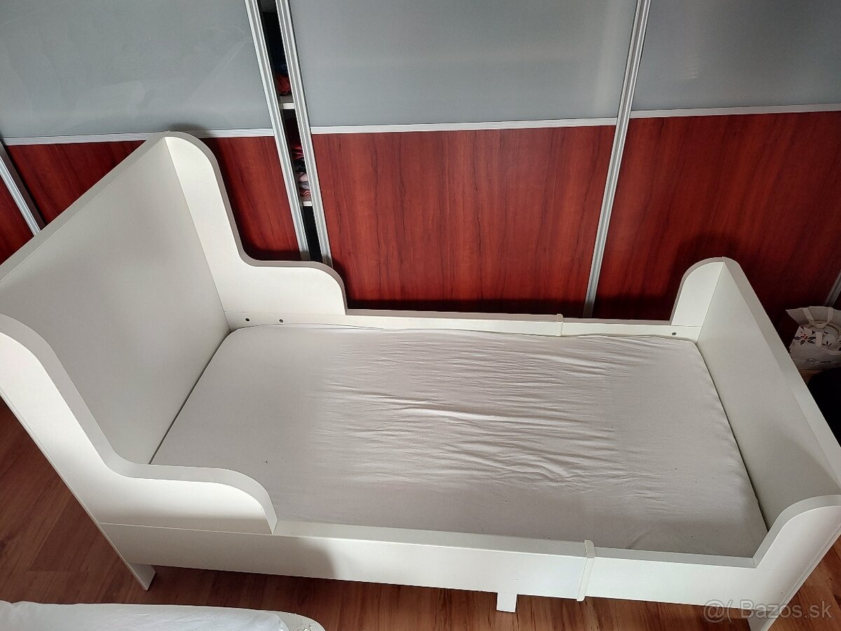 Ikea rastúca postel