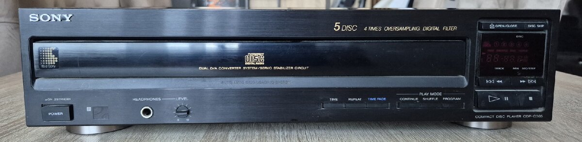 SONY - COMPACT DISC PLAYER CDP-C305