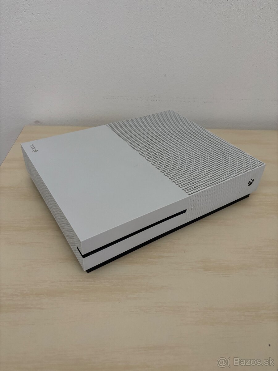 Zdravím, mám na predaj hernú konzolu Xbox One vo verzii S