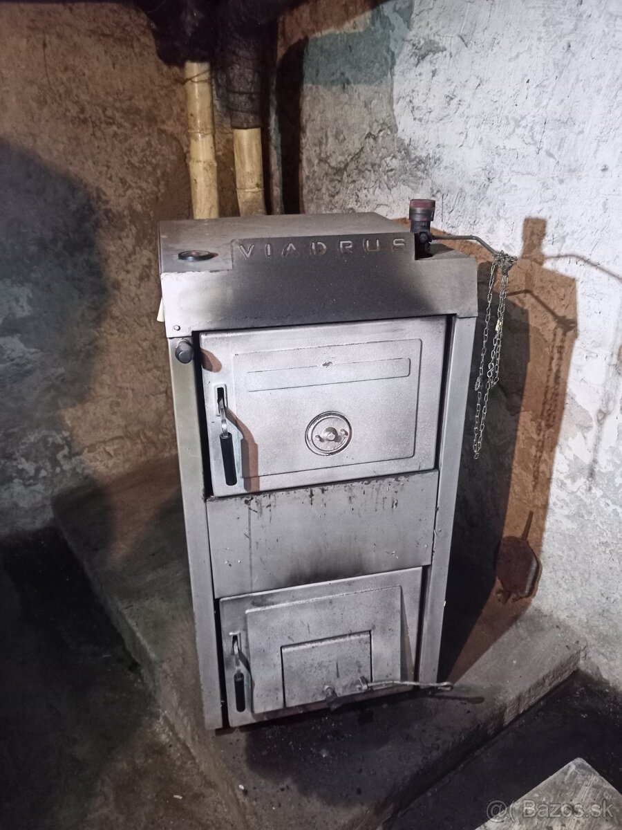 Kotol na tuhé palivo Viadrus U-26 liatinový 5 čl.
