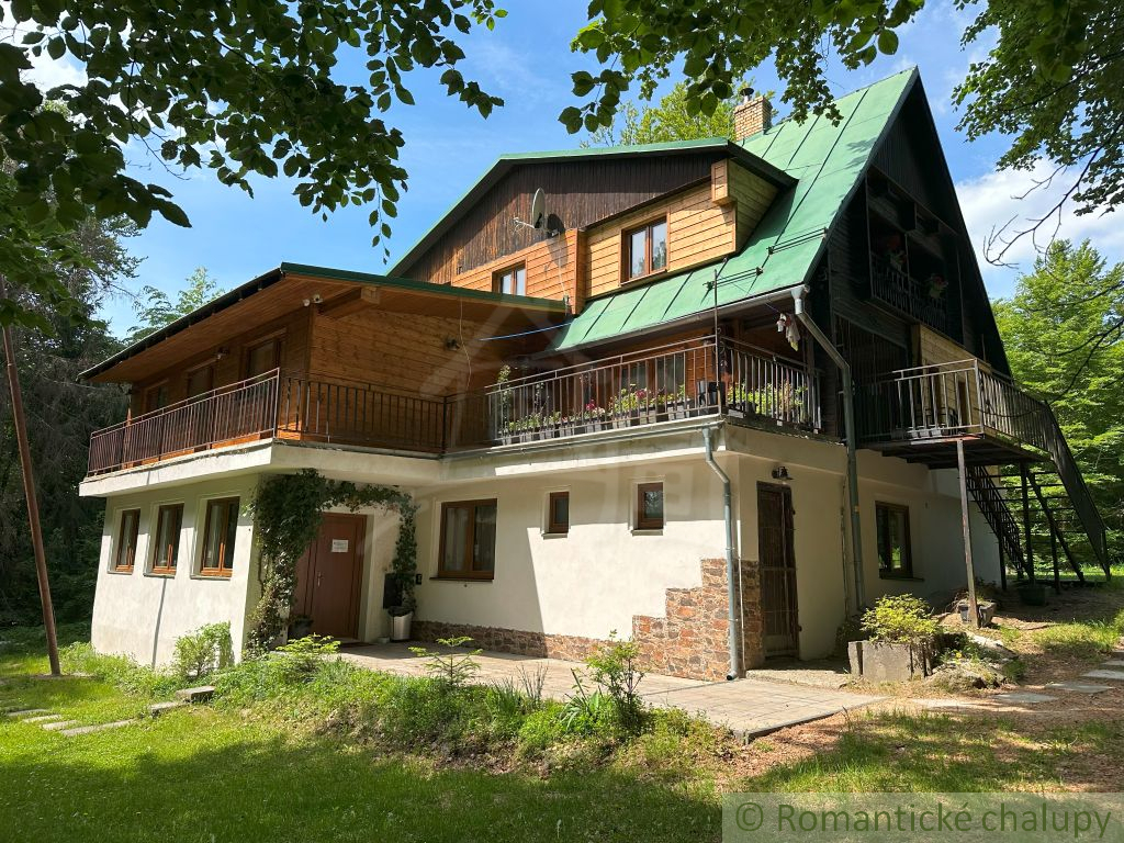 Exkluzívne: Veľká chata na peknom mieste Kokava-Línia.