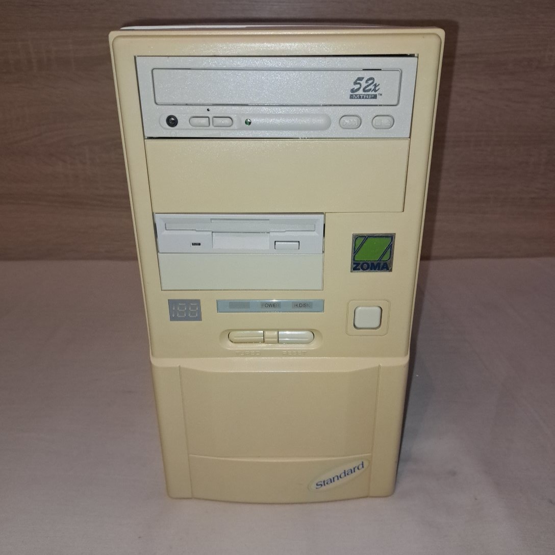 stary pocitac intel pentium 200