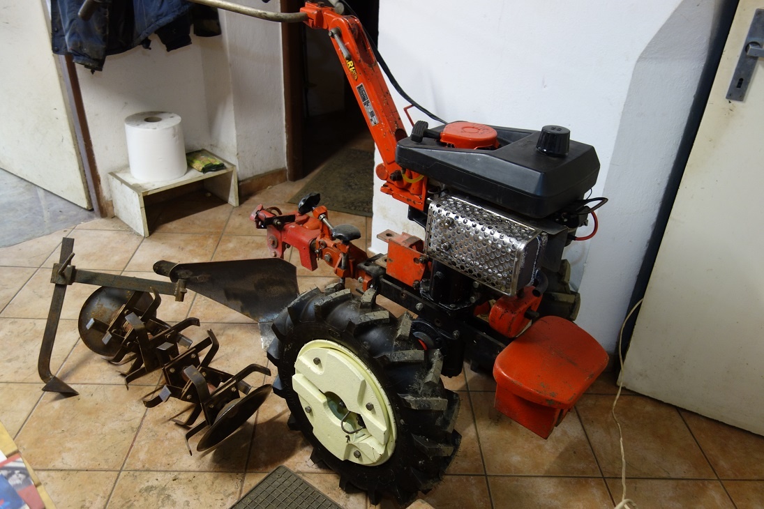 Vari systém alebo len motor