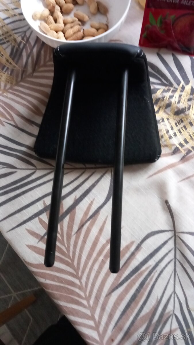 Opierka hlavy zadná Peugeot 2008