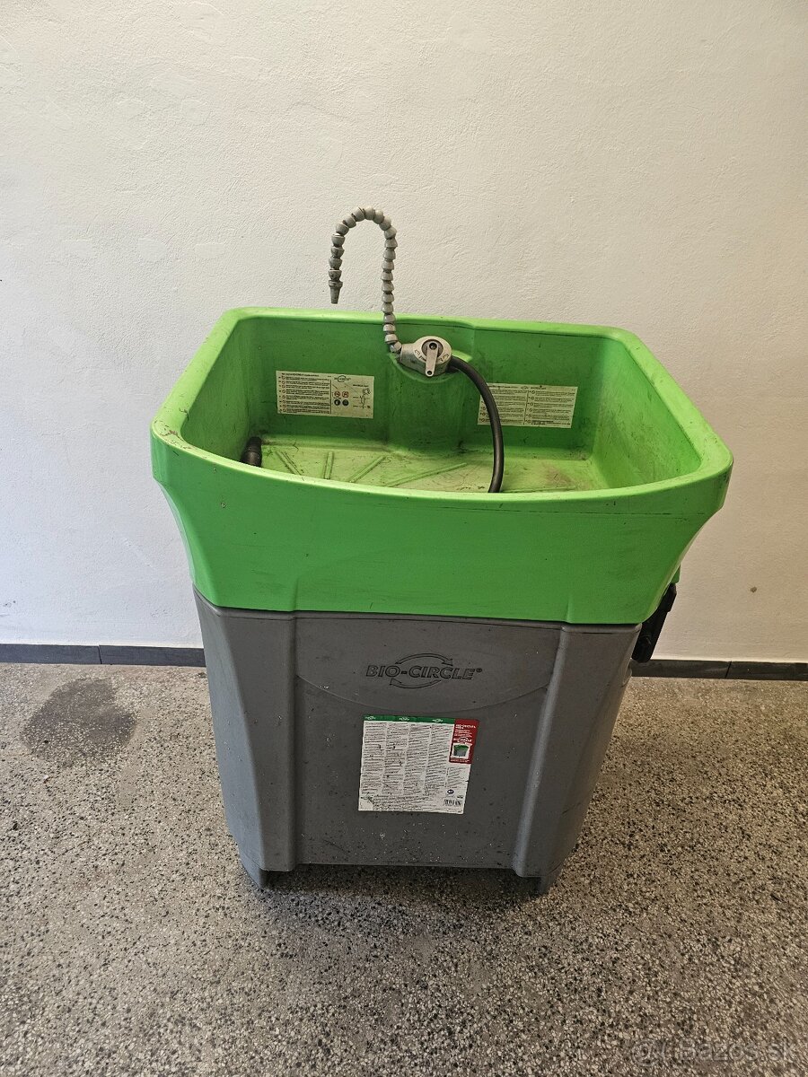 Dielensky umyvaci stol