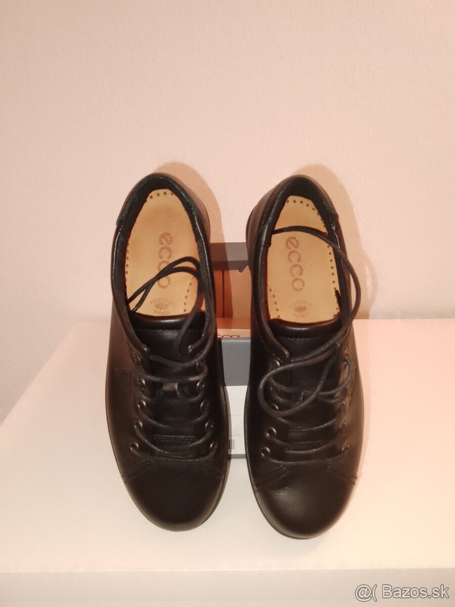 Vychádzková kožená obuv ECCO č. 36
