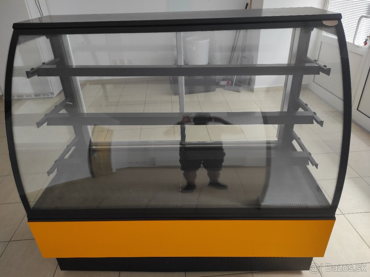 Chladiaca vitrína EVO150V