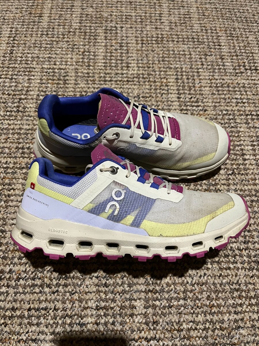 On Running, model Cloudvista, velikost 38