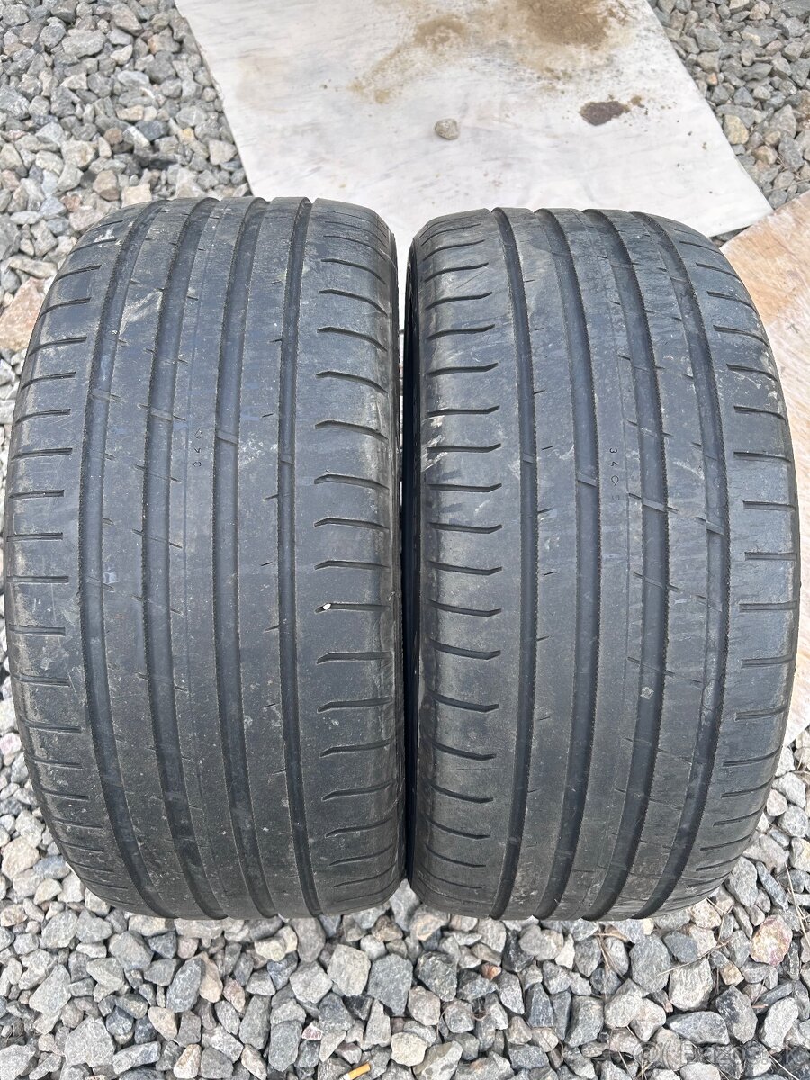 Letné pneu 2ks 235/40 r19
