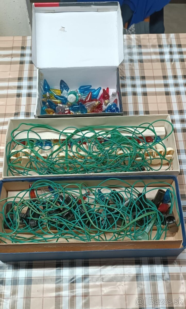 Retro žiarovky na stromček