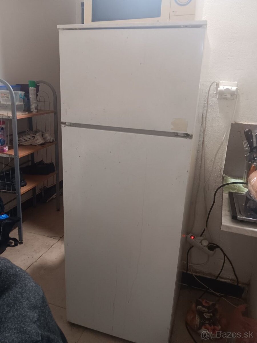 Predám chladničku – 50 € (možná dohoda)