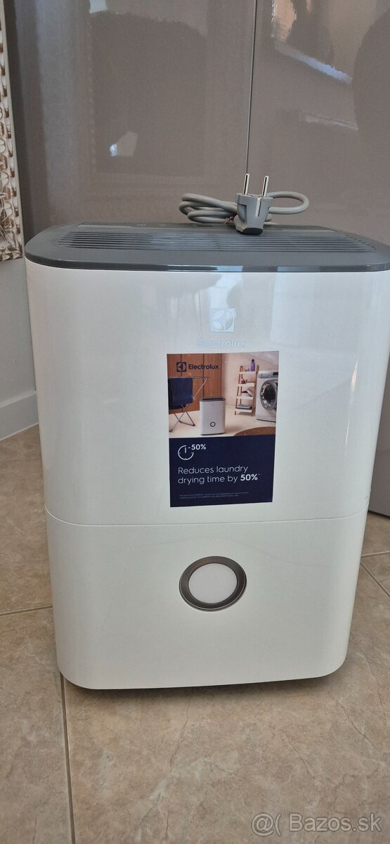 Odvlhčovač Electrolux EXD20DN4W