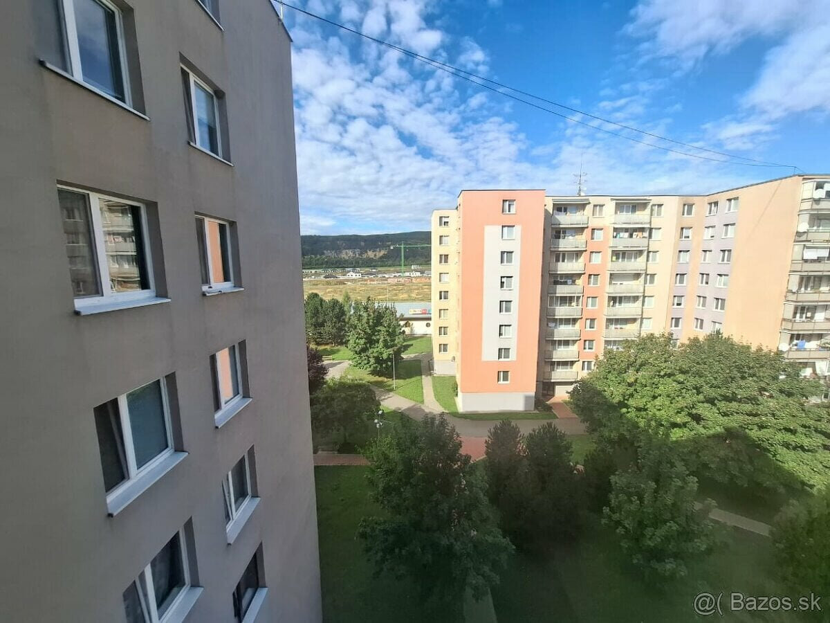 Prenájom 3-izbového bytu  – Nové Mesto nad Váhom