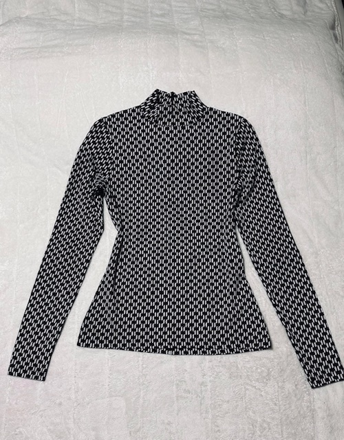 Čiernobiele tričko so stojačikom a monogramom Karl Lagerfeld