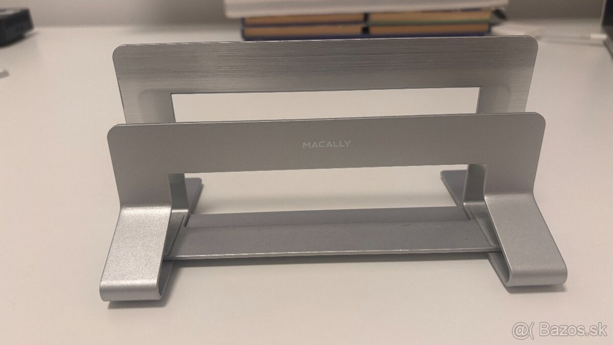Macally vertikálny stojan pre notebooky hliníkový