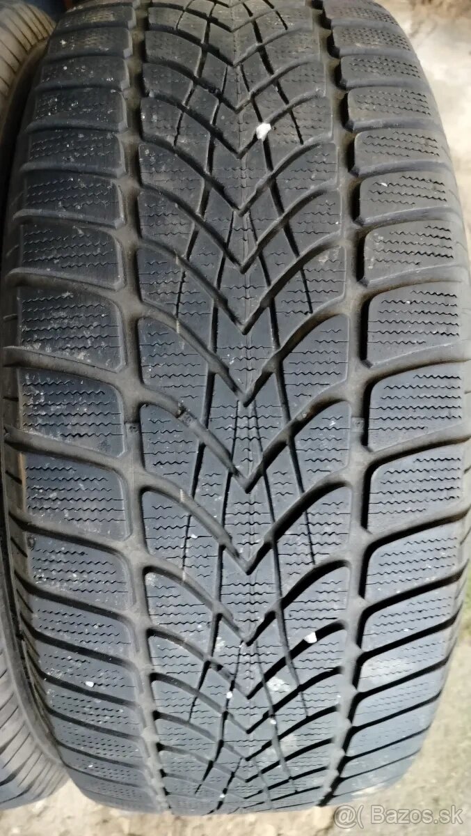 Zimná pneumatika 2ks 225/50 R17 94H Dunlop SP Winter Sport4D