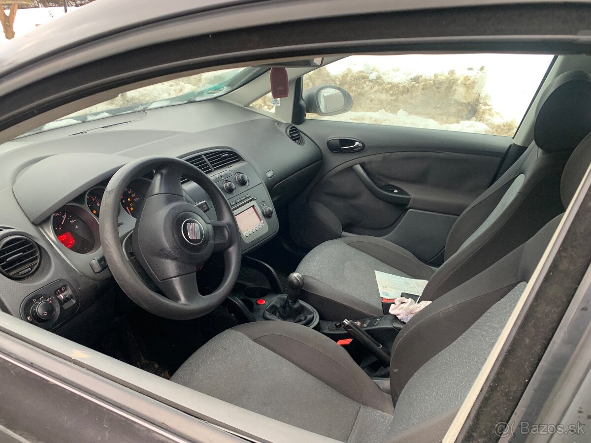 Seat toledo 3 1.6 mpi 74kw BGU kód Farby LB9N